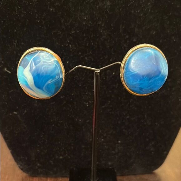 Blue and White Marbled Clip Earrings - Picture 2 of 4